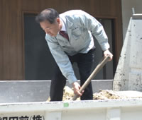 株式会社前田組 代表取締役社長 前田靖